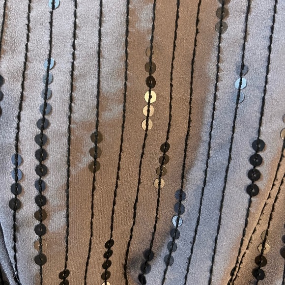 XXI Forever 21 Fun and Flirty Gray/w Black Sequins, Size M - Picture 5 of 5